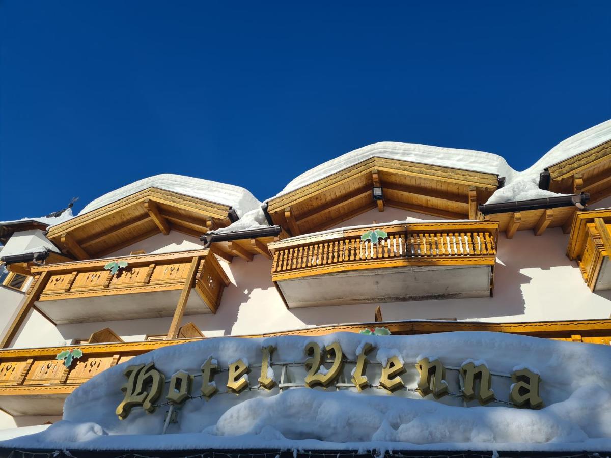 Hotel Vienna San Martino Di Castrozza Bagian luar foto