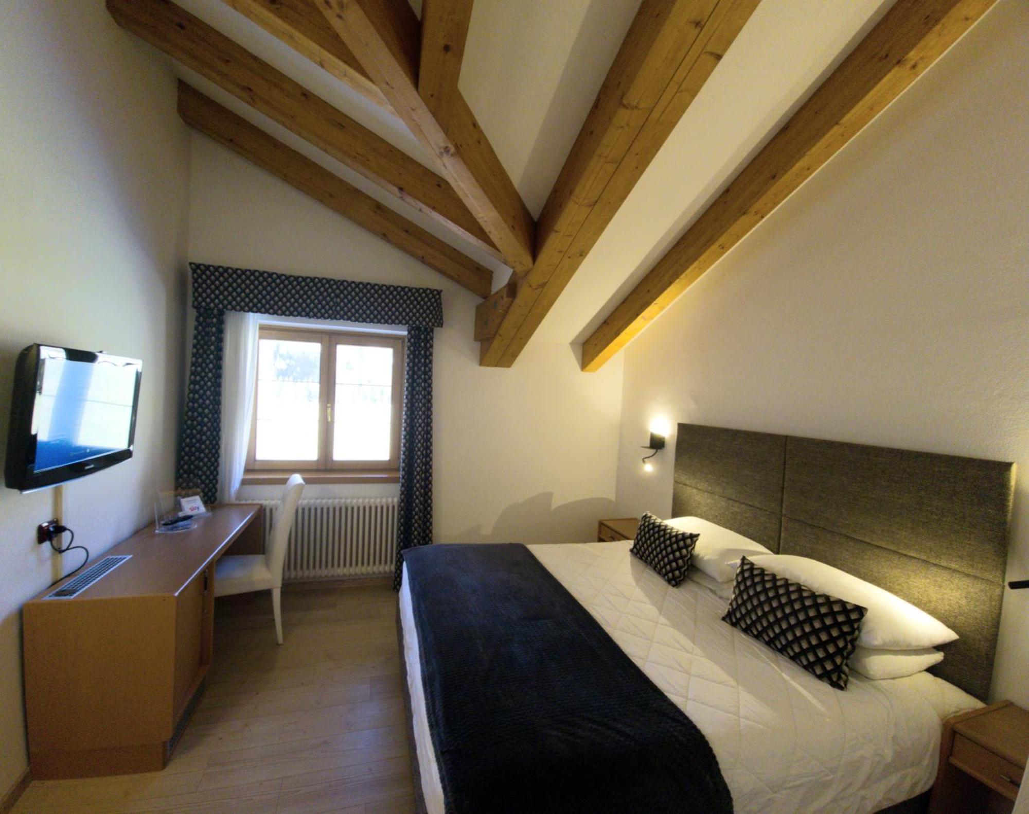 Hotel Vienna San Martino Di Castrozza Bagian luar foto