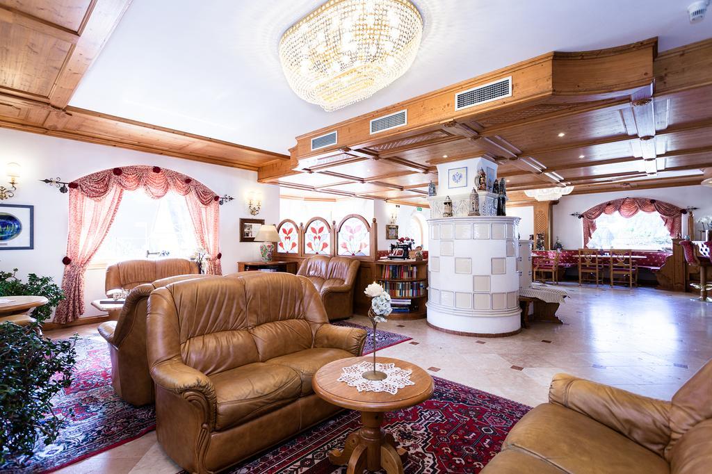 Hotel Vienna San Martino Di Castrozza Bagian luar foto