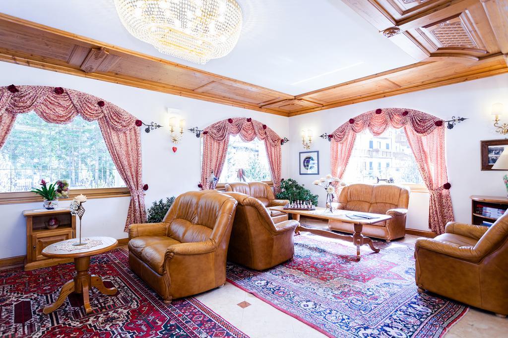 Hotel Vienna San Martino Di Castrozza Bagian luar foto