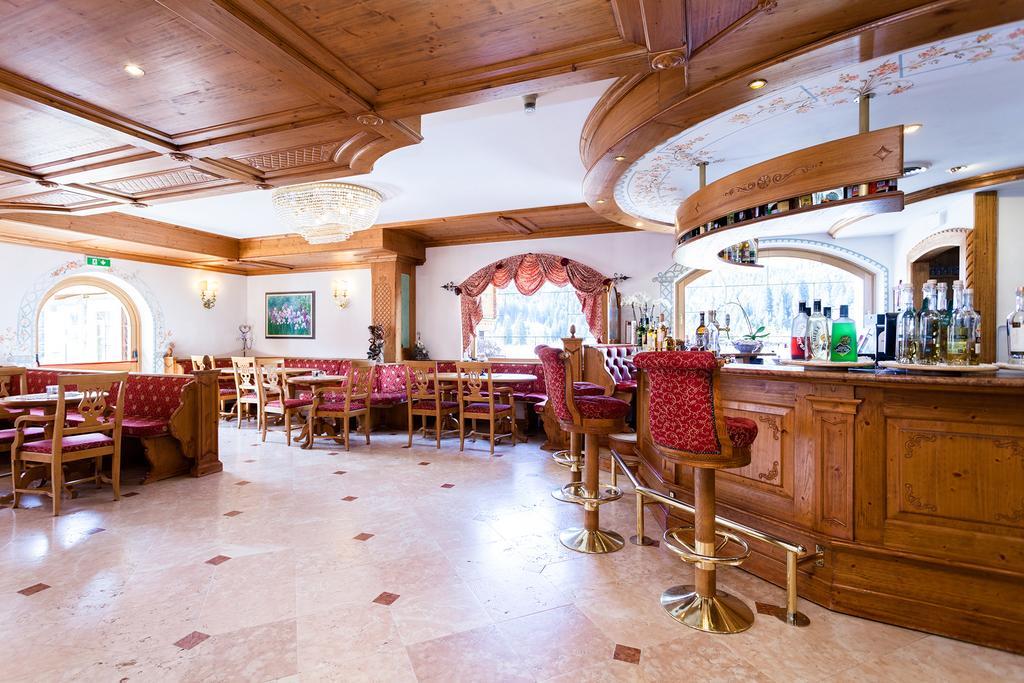 Hotel Vienna San Martino Di Castrozza Bagian luar foto