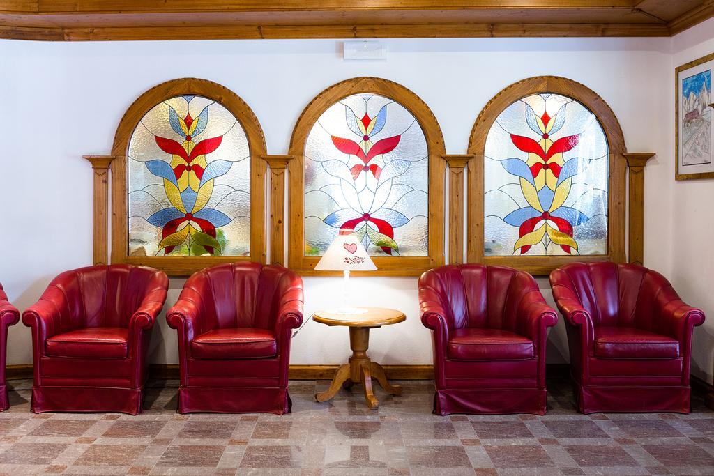 Hotel Vienna San Martino Di Castrozza Bagian luar foto