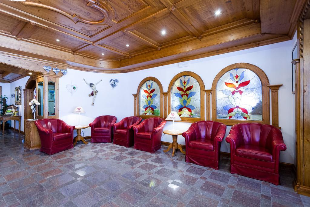 Hotel Vienna San Martino Di Castrozza Bagian luar foto
