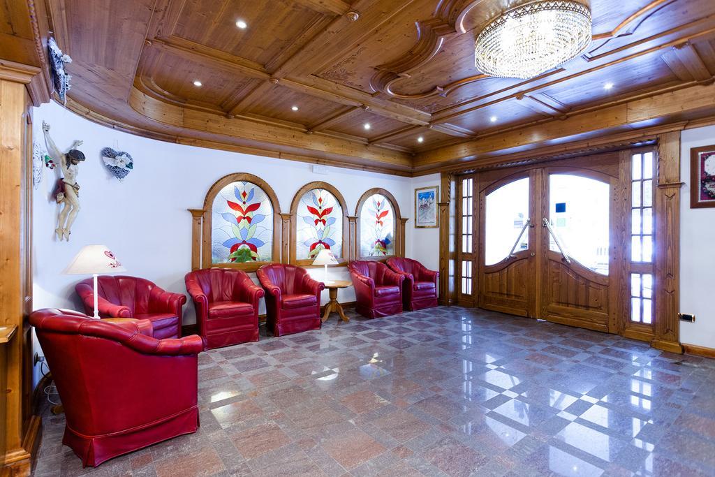 Hotel Vienna San Martino Di Castrozza Bagian luar foto
